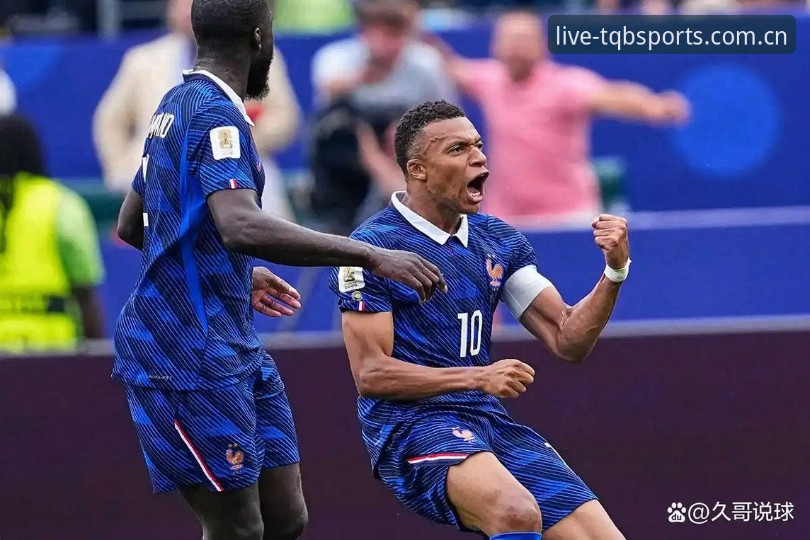 法国3-0伊拉克提前出线：姆巴佩追平克洛泽，距梅西仅2球